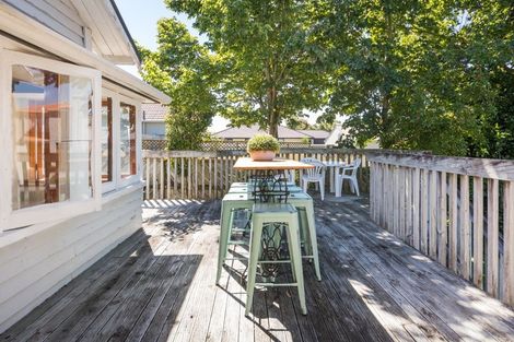 Photo of property in 28 Karina Terrace, Roslyn, Palmerston North, 4414