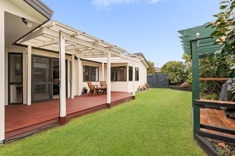 Photo of property in 4 Checketts Place, Papamoa Beach, Papamoa, 3118