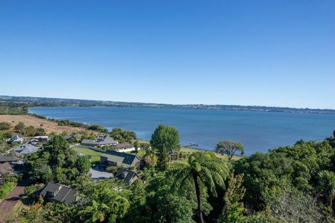 Photo of property in 10 Naera Place, Kawaha Point, Rotorua, 3010
