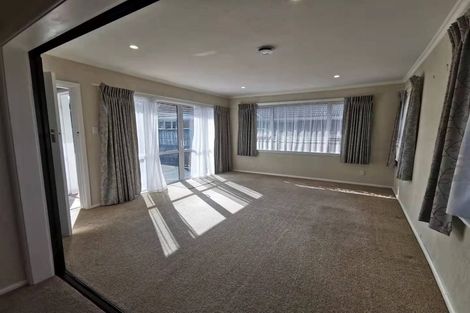 Photo of property in 2/11 Manor Place, Bryndwr, Christchurch, 8053