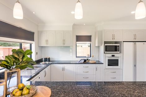 Photo of property in 30 Grand Oaks Drive, Awapuni, Palmerston North, 4412