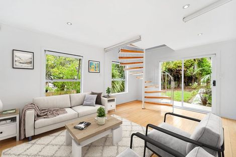 Photo of property in 1 Garmons Way, Castor Bay, Auckland, 0620