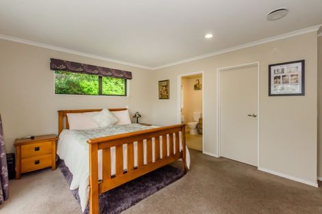 Photo of property in 16 Bluewater Place, Paraparaumu, 5032