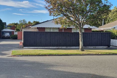 Photo of property in 2/42 Raxworthy Street, Ilam, Christchurch, 8041