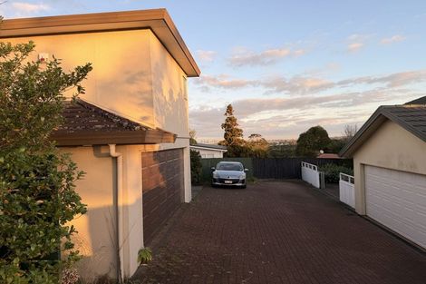 Photo of property in 2/227 Sunset Road, Sunnynook, Auckland, 0632