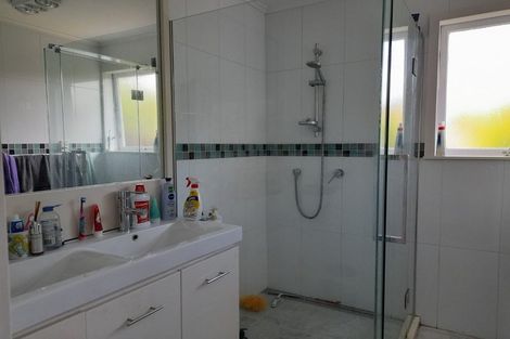 Photo of property in 13 Evans Road, Glen Eden, Auckland, 0602