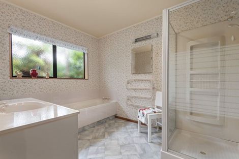 Photo of property in 11 Balcairn Place, Terrace End, Palmerston North, 4410