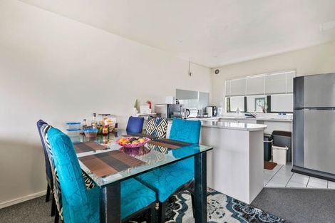 Photo of property in Lynn Park Terrace, 7/12 Ambrico Place, New Lynn, Auckland, 0600