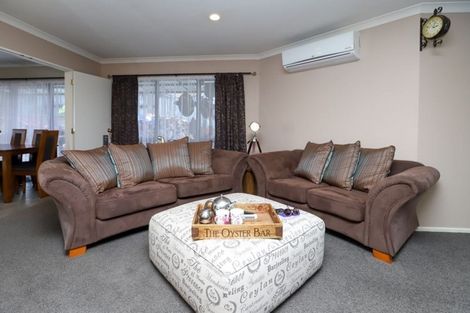 Photo of property in 9 Hollinger Place, Nawton, Hamilton, 3200