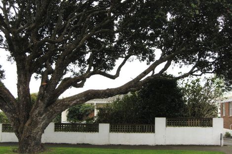 Photo of property in 82 Whiteley Street, Moturoa, New Plymouth, 4310