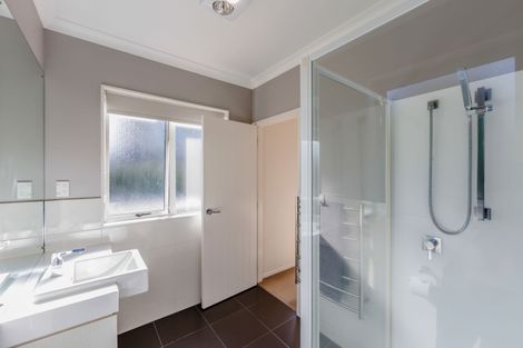 Photo of property in 6 Whares Court, Silverdale, 0932