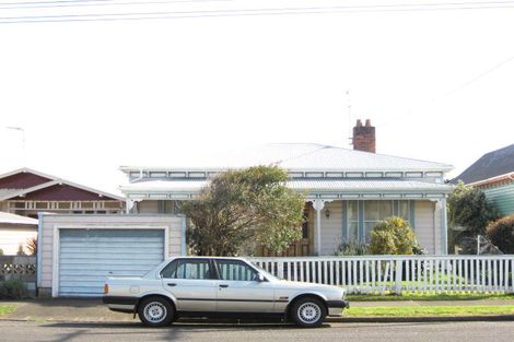 Photo of property in 88 Hine Street, New Plymouth, 4310