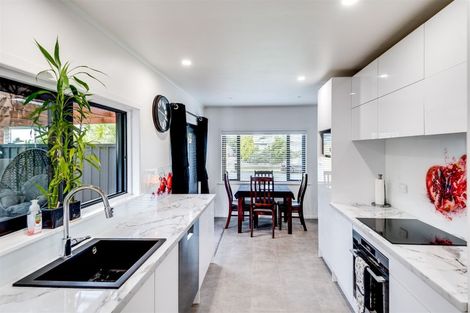 Photo of property in 76 Clarence Cox Crescent, Pirimai, Napier, 4112