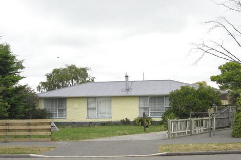 Photo of property in 8 Branksome Place, Parklands, Christchurch, 8083