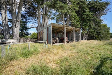 Photo of property in 195 Oteramika Road, Seaward Bush, Invercargill, 9871