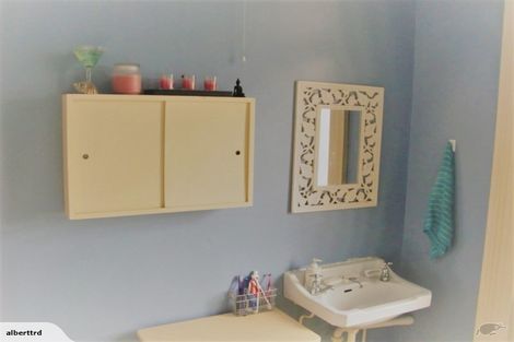 Photo of property in 60 Royal Terrace, Dunedin Central, Dunedin, 9016