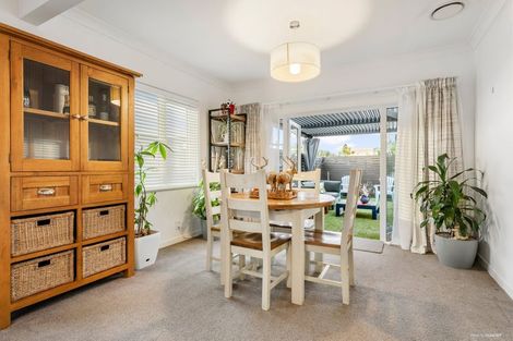 Photo of property in 36 Savoy Road, Glen Eden, Auckland, 0602