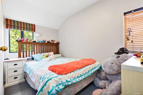 Photo of property in 1/24 Merton Avenue, Glenfield, Auckland, 0627