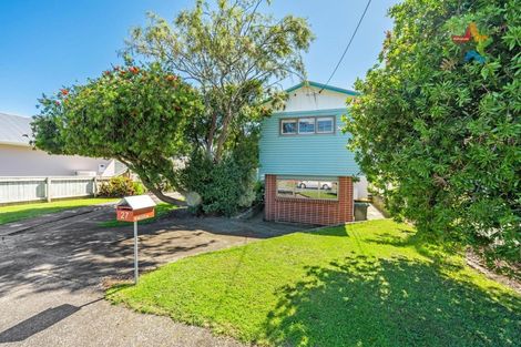 Photo of property in 27 Holyoake Crescent, Avalon, Lower Hutt, 5011