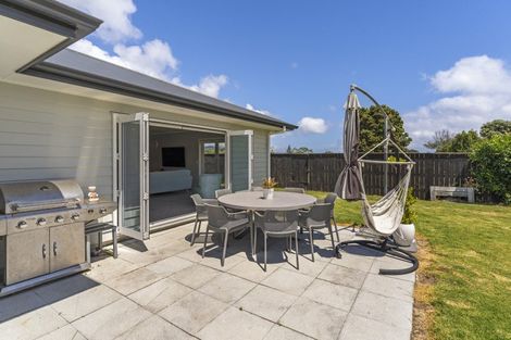 Photo of property in 15 Gallipoli Place, Paraparaumu, 5032