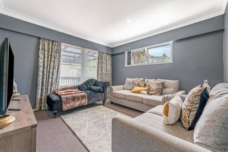 Photo of property in 25 Birdwood Road, Swanson, Auckland, 0612