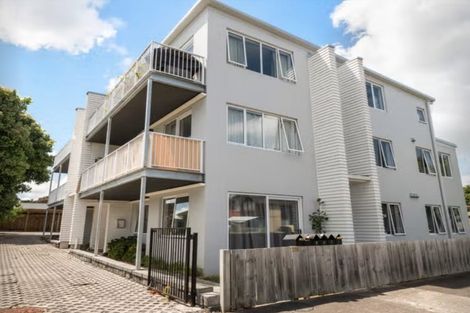 Photo of property in 202/200 Pilkington Road, Point England, Auckland, 1072