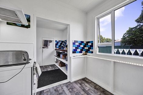 Photo of property in 10 Lincoln Street, Patea, 4520