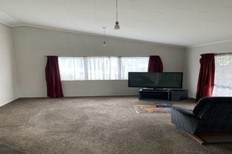 Photo of property in 18 Delaware Grove, Totara Park, Upper Hutt, 5018