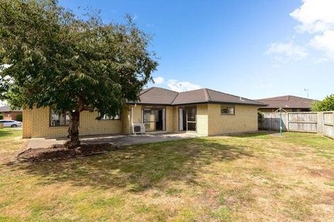 Photo of property in 77 Farringdon Avenue, Rototuna North, Hamilton, 3210