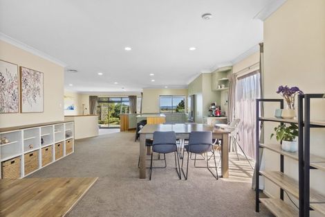 Photo of property in 17 Sunny Dale, Western Heights, Hamilton, 3200