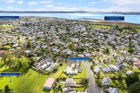 Photo of property in 46 Gloria Avenue, Te Atatu Peninsula, Auckland, 0610