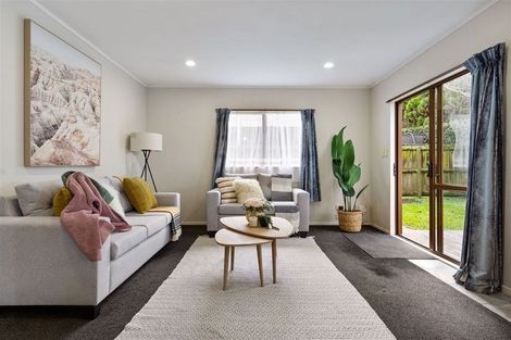 Photo of property in 23 Anna Watson Road, Half Moon Bay, Auckland, 2012
