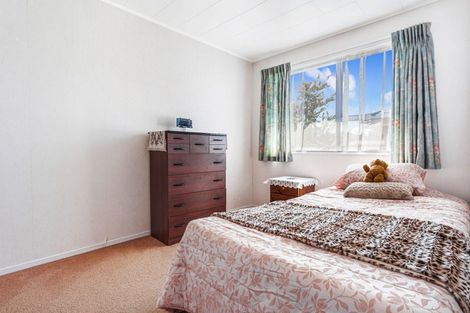 Photo of property in 11 Newland Grove, Henderson, Auckland, 0610