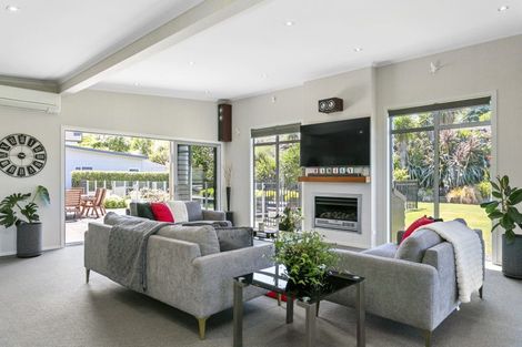 Photo of property in 27 Loch Views Road, Acacia Bay, Taupo, 3385