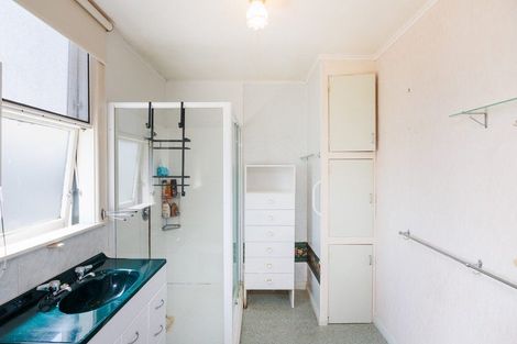 Photo of property in 30 Ngahina Street, Marton, 4710