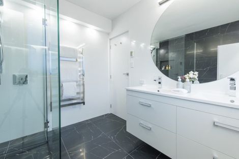 Photo of property in 5/6 Bruce Street, Northcote Point, Auckland, 0627