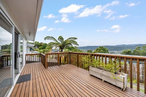 Photo of property in 6 Eastview Grove, Normandale, Lower Hutt, 5010