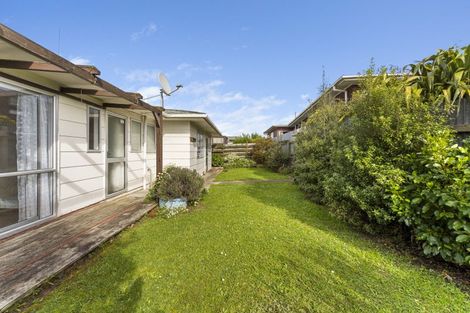 Photo of property in 2 Havelock Avenue, Highbury, Palmerston North, 4412