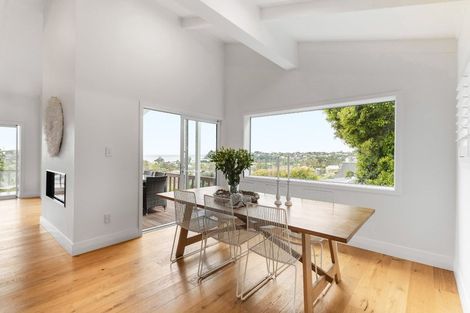 Photo of property in 3 Francis Avenue, Stanmore Bay, Whangaparaoa, 0932
