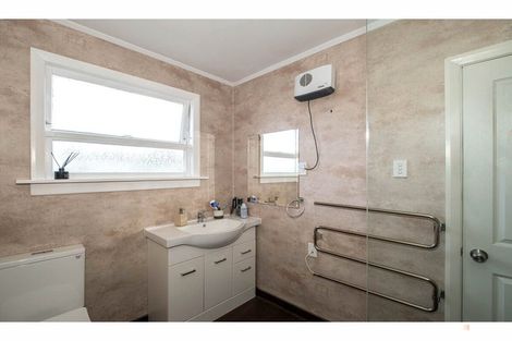 Photo of property in 24 Rhodes Street, Waimate, 7924