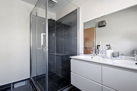 Photo of property in 2/3 Claverley Gardens, Avonhead, Christchurch, 8042