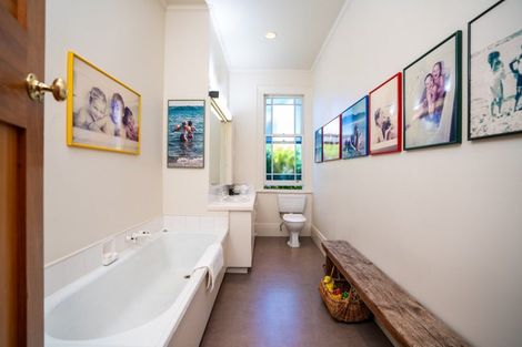 Photo of property in 42 Central Terrace, Kelburn, Wellington, 6012