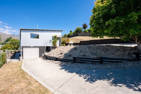 Photo of property in 16 Plantation Road, Wanaka, 9305