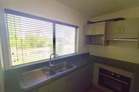 Photo of property in 72a Astley Avenue, New Lynn, Auckland, 0600