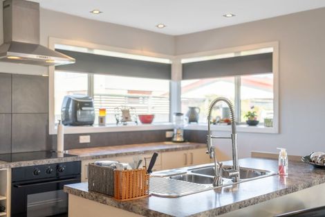 Photo of property in 14 Bideford Place, Dallington, Christchurch, 8061