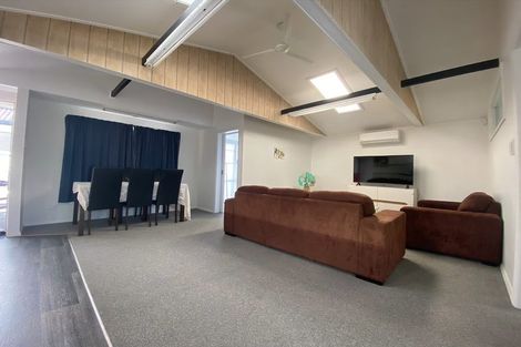 Photo of property in 104 Ti Rakau Drive, Pakuranga, Auckland, 2010