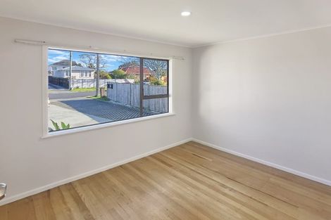 Photo of property in 36 Woodford Avenue, Henderson, Auckland, 0610