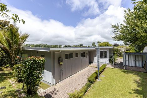 Photo of property in 5 Whitby Place, Westown, New Plymouth, 4310