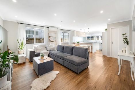 Photo of property in 37a Rollerson Street, Papakura, 2110