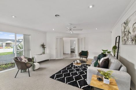 Photo of property in 32 Easton Way, Levin, 5510